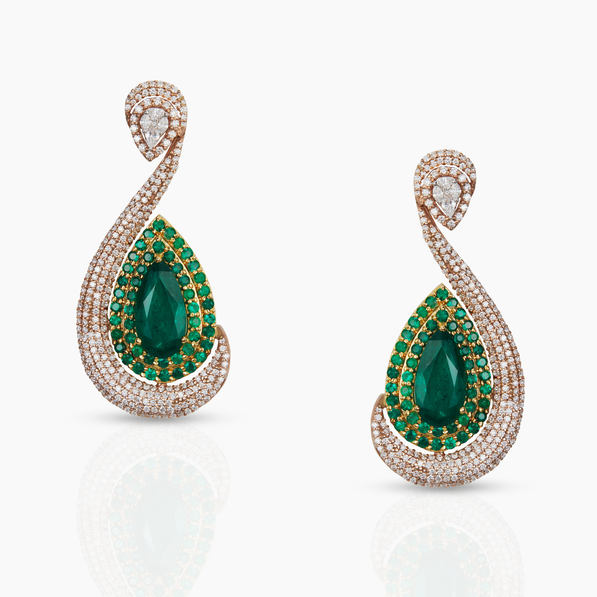 Emerald Solitaire Swan Shaped Earrings