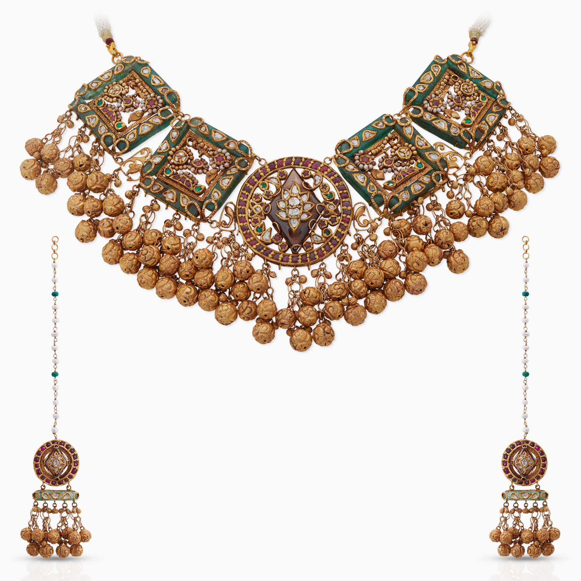 Enthralling Kundan Set